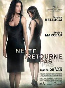 NE TE RETOURNE PAS